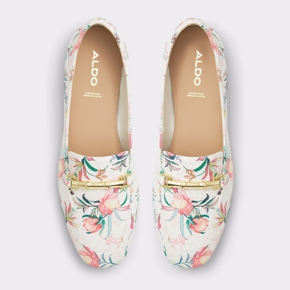 NWT Size 7 Aldo Boska White Floral Loafer